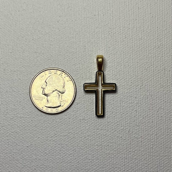 DAVID YURMAN Forged Carbon Cross Pendant - Picture 2 of 15